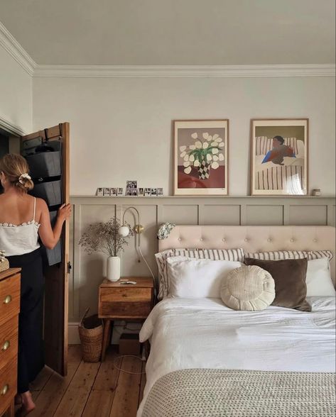 Bedroom White Paneling, Panelled Half Walls Bedroom, Main Bedroom Ideas Cozy, Linen Bedroom Aesthetic, Bedroom Wood Panelling, Bedroom With Wood Paneling Wall, Bedroom Half Wall Paneling, Panneling Rooms Bedroom, Tongue And Groove Bedroom