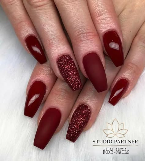 Nail Red Matte, Matt Red Christmas Nails, Red Shilak, Matte Red Nails Christmas, Christmas Nails Matte Red, Matte Dark Red Nails, Dark Red Nails With Glitter, New Years Nails Red, Red Nails Matte