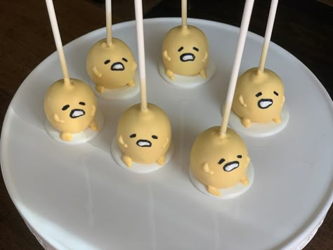 Gudetama Cupcakes, Gudetama Cookies, Gudetama Dessert, Gudetama Party Ideas, Gudetama Party, Gudetama Birthday Theme, Gudetama Birthday, Gudetama Food, Gudetama Cake