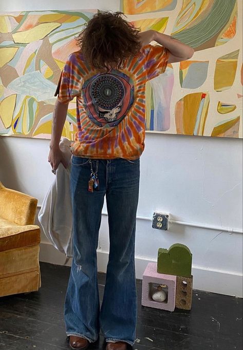 Psychadelic Outfits Men, Hippy Man Style, Hipiee Outfit Men, Men 70s Aesthetic, 60s Mens Fashion Hippie, Men’s Hippie Outfits, Hippy Outfits Men, Hippie Guy Outfit, Men’s Hippie Fashion