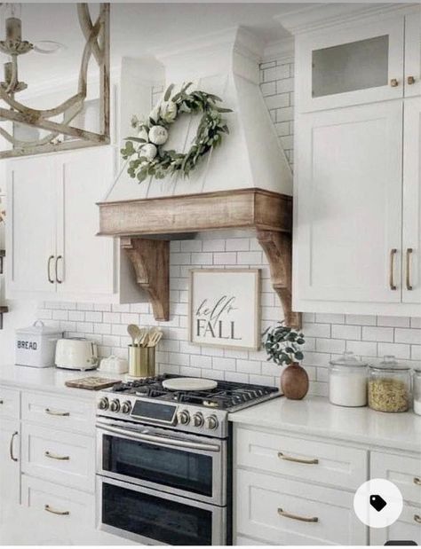 Small Farmhouse Kitchen, Kitchen Hood Design, Hood Ideas, Kitchen Vent, Farmhouse Style Bedrooms, Bedroom Interiors, Rustic Modern Kitchen, Classic Farmhouse, Farmhouse Kitchen Design