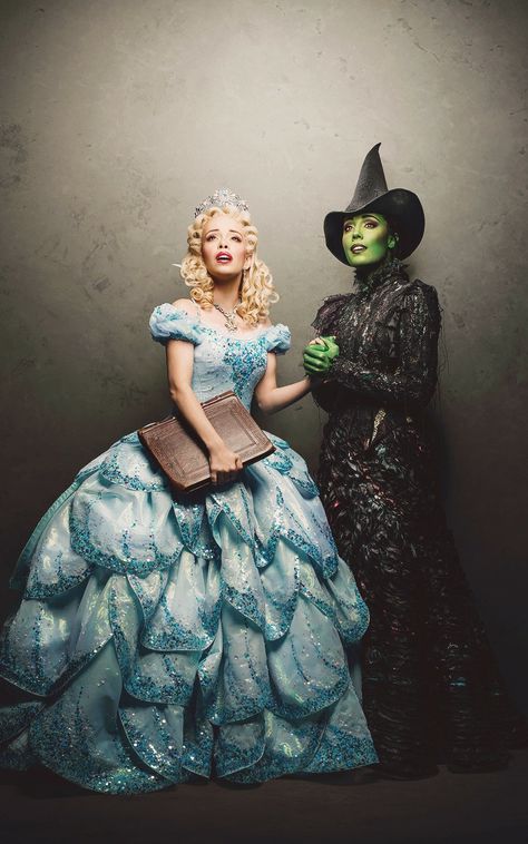 Sapo Kermit, Musical Dress, Cabaret Costume, Musical Theatre Costumes, Wicked Costumes, Elphaba And Glinda, Broadway Costumes, Wicked Musical, Wicked Witch Of The West