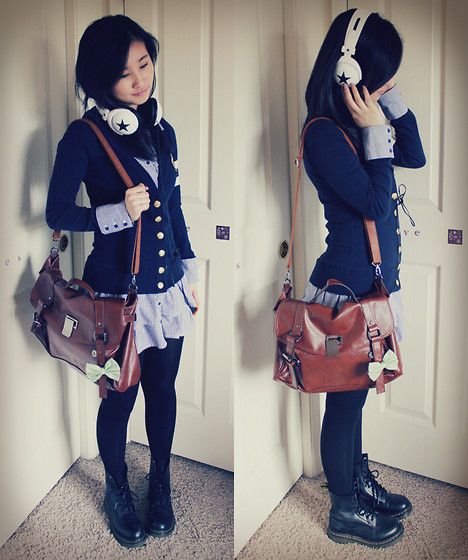 I love this cardigan. Outfits W Doc Martens, Headphones Outfit, Urban Outfitters Bag, New Looks, Kawaii Clothes, Doc Martens, Dream Clothes, Kawaii Fashion, Japanese Fashion