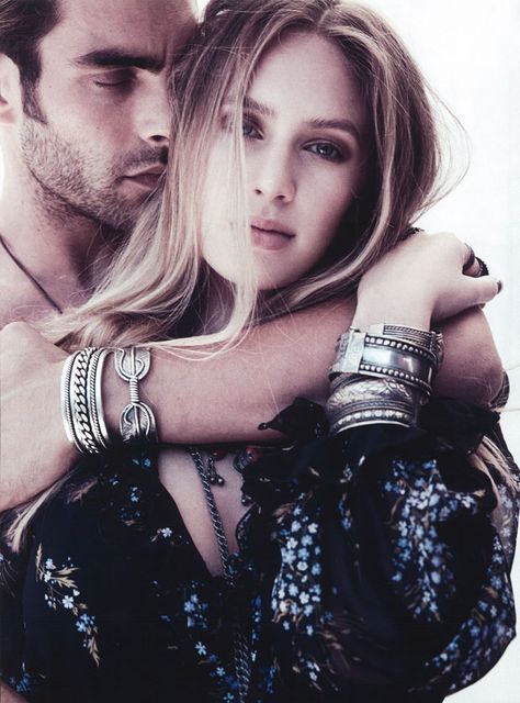 Jon Kortajarena and Dylan Penn by Cliff Watts for GLAMOUR Couples Modeling, Jon Kortajarena, Couple Style, Stylish Couple, Couple Photoshoot Poses, Photo Couple, Couple Photography Poses, Fashion Couple, Couple Shoot