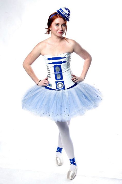 R2D2 Tutu by Leeloo. R2 D2 Costume, 2024 Costumes, R2d2 Costume, Tutu Women, Ballerina Outfit, Ballerina Costume, Tutu Ballet, Ballet Clothes, R2 D2