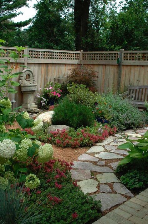 40 Brilliant ideas for stone pathways in your garden Spring Backyard, Stone Walkways, Entry Area, Front Yard Design, Rock Garden Landscaping, Landscape Designs, Traditional Landscape, Landscaping Tips, Garden Pathway