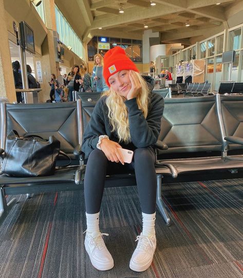 Greta Wilson on Instagram: “beanie season 🌚🧡🖤🎃” Womens Beanies Outfits, Creative Selfies, Beanie Outfits, Greta Wilson, Beanie Fits, Beanie Outfit, Airplane Essentials, Cold Weather Outfits, Cute Comfy Outfits