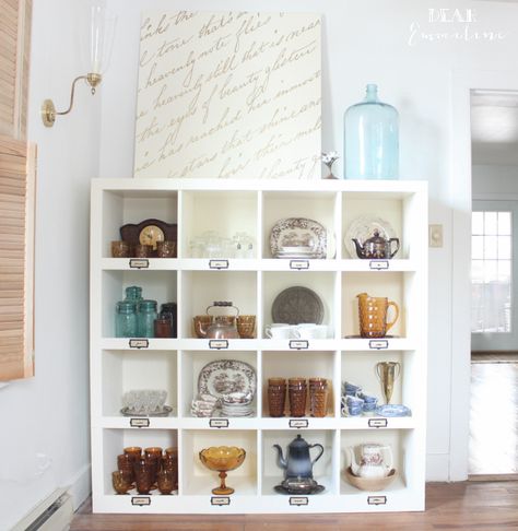 Such an EASY hack of those IKEA Expedit/Kallax shelves, to make them look high-end. Gotta try this! Ikea Cubby Hack, Ikea Cubby, Ikea Kitchen Cupboards, White Cube Shelves, Ikea Cubbies, Diy Cube Storage, Ikea Kallax Shelf, Ikea Antilop, Ikea Duktig