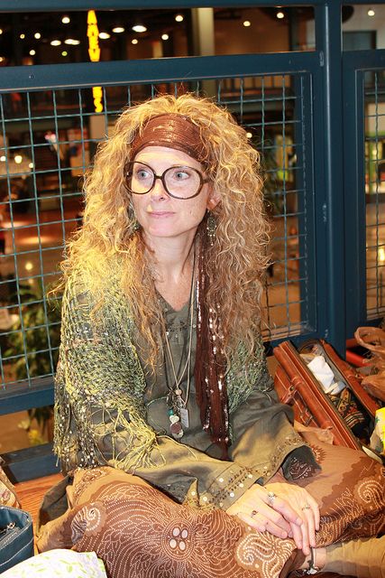 Trelawney Cosplay, Professor Trelawney Costume, Harry Potter Premiere, Harry Potter Fancy Dress, Harry Potter Dress Up, Professor Trelawney, Harry Potter Kostüm, Harry Potter Professors, Harry Potter Halloween Costumes