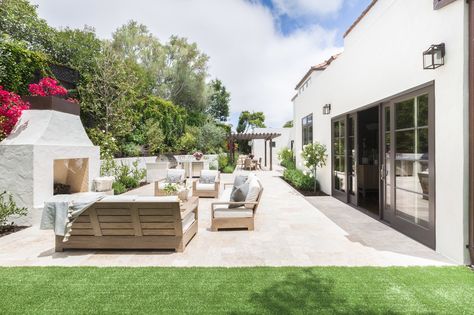 A Spanish Revival Home's Neglected Exterior Gets a Modern Makeover Photos | Architectural Digest Spanish Revival Exterior, Backyard Adu, Pink Sofas, Spanish Cottage, Spanish Revival Home, Mediterranean Mansion, Home Styles Exterior, Spanish Modern, Mediterranean Home Decor