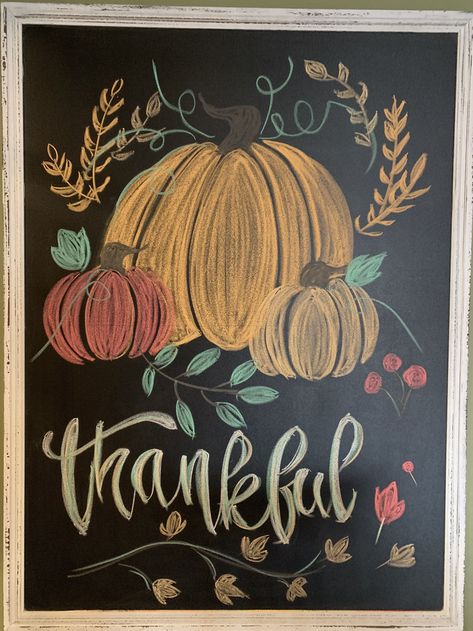 Thanksgiving Chalkboards Ideas, Chalk Art Thanksgiving, Chalkboard Thanksgiving Ideas, Thanksgiving Blackboard Ideas, Cute Fall Chalkboard Ideas, Fall Chalkboard Art Diy, November Chalkboard Art Calendar, Fall Chalkboard Art Easy, November Chalkboard Art