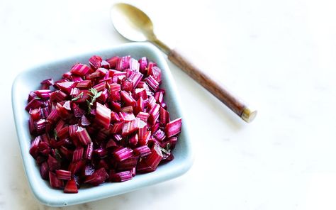 Pickled Beet Stems, Beet Stems, Raw Vegetables Recipes, Thyme Sprig, Ukrainian Dishes, Sides Dishes, Farmers Market Recipes, Quick Pickled, Dried Thyme