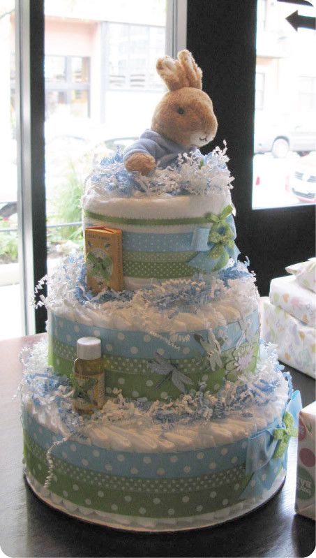 Nappy Cake, Diaper Cake Boy, Bunny Baby Shower, Nappy Cakes, Baby Shower Diaper Cake, Baby Diaper Cake, Rabbit Baby, Shower Bebe, Shower Centerpieces