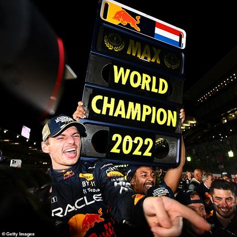 Max Verstappen 2024 Champion, Max Verstappen World Champion 2022, Redbull F1, Ferrari Girl, Formula 1 Iphone Wallpaper, Japanese Grand Prix, Red Bull F1, Dramatic Fashion, F1 Wallpaper Hd