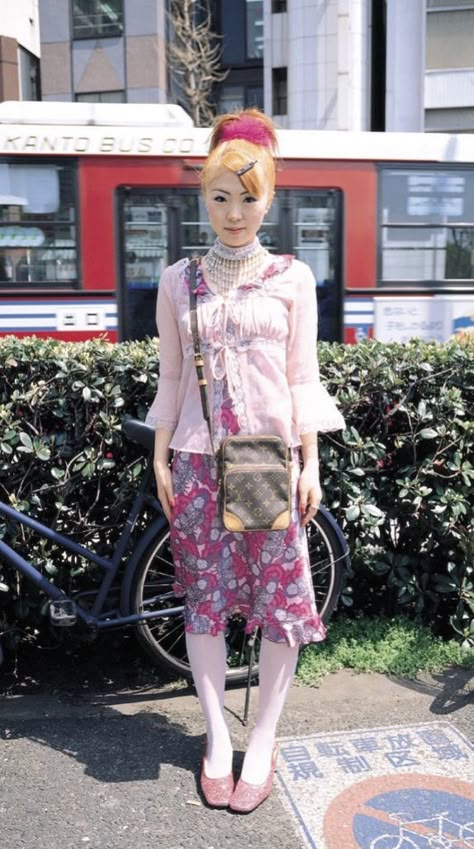 Japanese Y2k Fashion Pink, Fruits Fashion Magazine, Fruits Japanese Magazine, Fruits Magazine Outfits, Y2k Fruits Magazine, Fruits Magazine Gyaru, Japanese Fashion Colorful, Vivienne Westwood Streetwear, 2023 Japanese Fashion