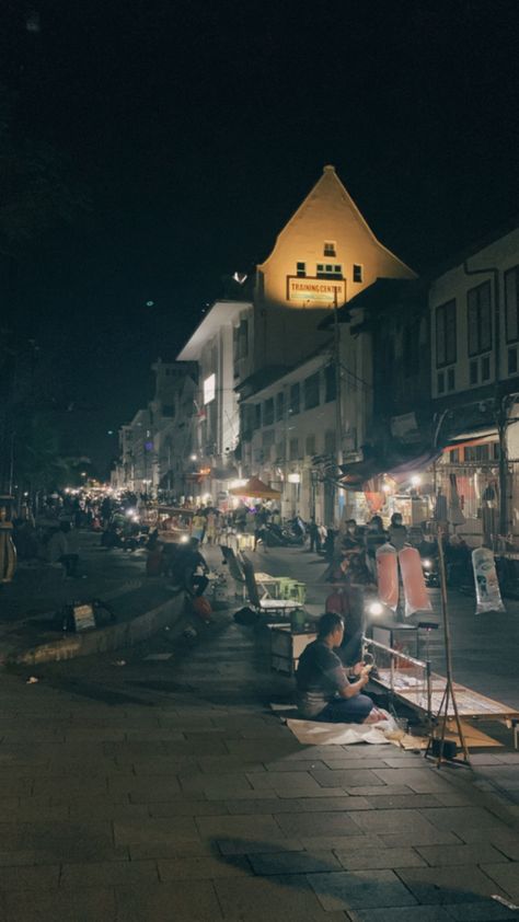 kota tua, kota tua malam hari, kotu jakarta, Kota Tua, Perjalanan Kota, Minion Banana, Aesthetic Images, Jakarta, Minion, Times Square, Avatar, Indonesia