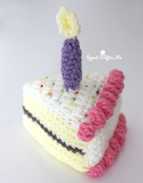 Crochet Slice of Birthday Cake - Repeat Crafter Me Crochet Pie, Crochet Cakes, Slice Of Birthday Cake, Moogly Crochet, Crochet Numbers, Amigurumi Food, Crochet Cake, Crochet Cupcake, Repeat Crafter Me