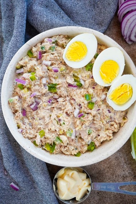 Southern Tuna Salad(Quick and Easy) - Ronalyn Alston Southern Tuna Salad, Southern Tuna Salad Recipe, Tuna Salad Recipe Easy, Best Tuna Salad Recipe, Tuna Macaroni Salad, How To Make Tuna, Hawaiian Bread, Best Tuna Salad, Sweet Relish