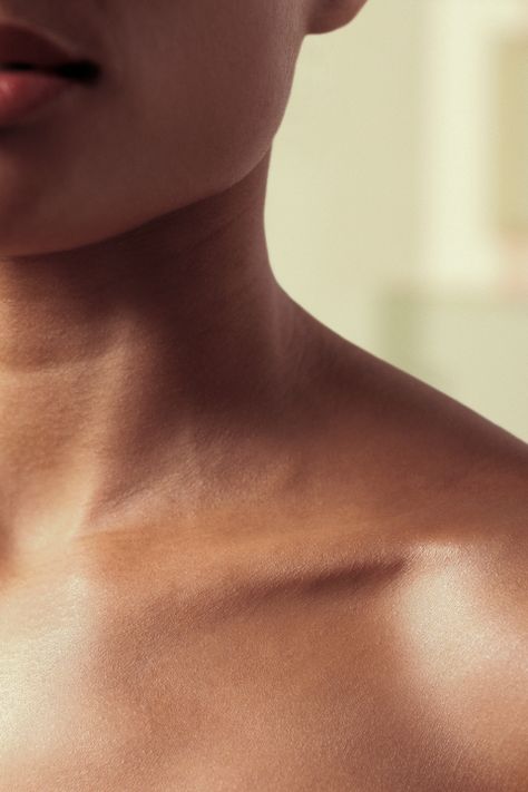 5 Ways to Get a Firmer, Youthful Neck and Chest: For Extra Help, Consider Seeing a Derm: If you're curious about more advanced solutions, a prescription retinoid cream such as Renova (around $280 for a 40-gram tube) can improve crepey skin or sunspots after three months. For faster results, in-office treatments—most of which take an hour each and involve just a little redness or swelling after—can work within four to six weeks. Ultherapy uses ultrasound to tighten loose skin in one to three trea Loose Neck Skin, Neck Acne, Tighten Loose Skin, Tighten Skin, Crepey Skin, Song Of Achilles, Skin Care Wrinkles, Anti Aging Tips, Skin Care Cream