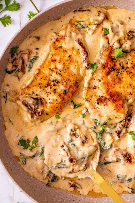 Chicken Marry Me, Recipes For Newlyweds, Chicken Fillet Recipes, Creamy Chicken Dish, Marry Me Chicken Recipe, Marry Me Chicken, Paleo Dishes, Easy Chicken Breast, Chicken Breast Fillet