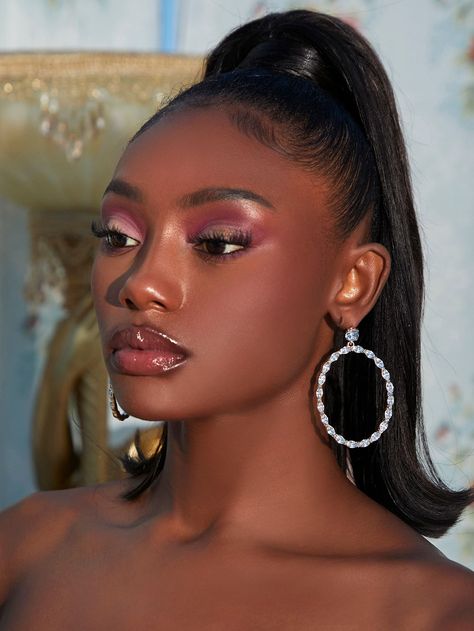 Like this photo? Apply it to your now! Or choose among thousands of other effects and their combinations. Prom Eyes, Maquillage On Fleek, Pink Eyeshadow Look, Gold Makeup Looks, Bold Makeup Looks, Prom Makeup Looks, Eye Makeup Styles, Makeup For Black Skin, Barbie Makeup