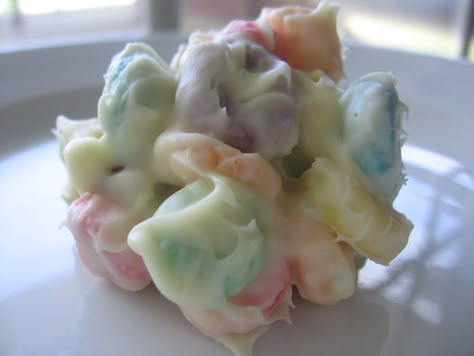 These are my ultimate favorite! if you like sweet & salty, try this.  I add some cherios, small marshmallows, and sometimes peanuts.  Also suggest not to use too much white chocolate- can get really sweet...fast. Fruit Loop Treats, Froot Loop, Fruit Loops Cereal, Rice Recipes For Dinner, Healthy Holiday Recipes, Cereal Treats, Christmas Candy Recipes, Recipes Christmas, Fruit Loops