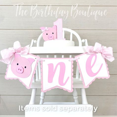 Piggy Birthday Party, Piggy Birthday, Farm 1st Birthday, Pink Farm Party, Barnyard Theme, Cow Birthday Parties, Farm Themed Birthday Party, Pig Birthday Party, Birthday Highchair