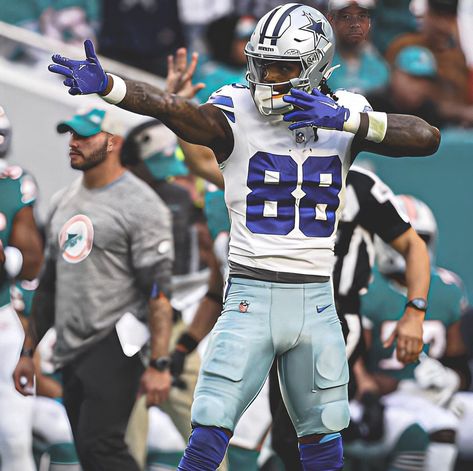 Ceedee Lamb Pfp, Nfl Pfp, Nfl Photography, Cool Football Pictures, Cowboys Wallpaper, Football Drip, Ceedee Lamb, Football Poses, Dallas Cowboys Wallpaper