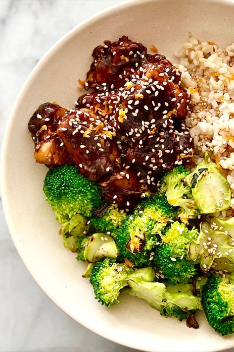 general tso’s-inspired tempeh with broccoli florets & stems https://jackienewgent.com/general-tsos-inspired-tempeh-with-broccoli-florets-stems/ Miso Tempeh Bowl, Tempeh Broccoli, Tempeh Bowl, What Is Tempeh, Tempeh Crumbles, Tempeh Stir Fry, Broccoli Stems, Tempeh Recipes, General Tso