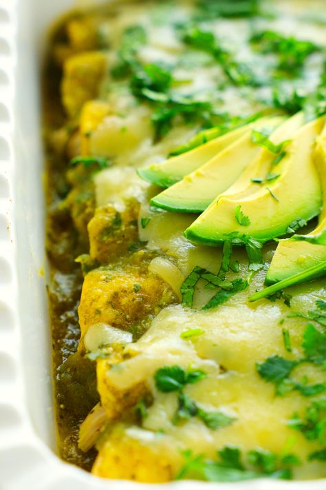 Shrimp Enchiladas Recipes, Tomatillo Verde, Green Enchiladas, Sauce Ideas, Shrimp Enchiladas, Verde Sauce, How To Roll, Enchiladas Recipe, Green Enchilada Sauce