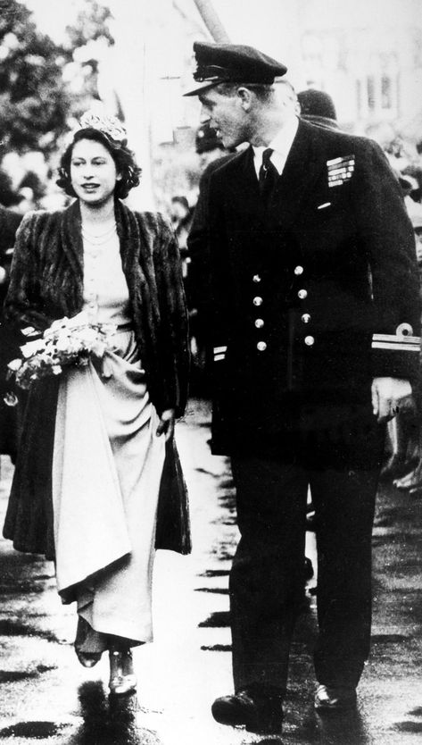 Queen Elizabeth II and Prince Philip’s Youthful Romance | Vanity Fair Royalty Style, Elizabeth Philip, Elizabeth Queen, Young Queen Elizabeth, Rainha Elizabeth Ii, Reine Elizabeth Ii, Royal Family England, British Royal Families, Elisabeth Ii