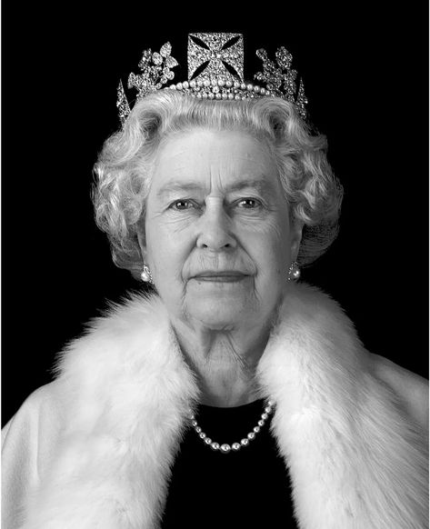 Queen Elizabeth Ii, Queen Elizabeth, The Queen, Tiara, Queen, Art