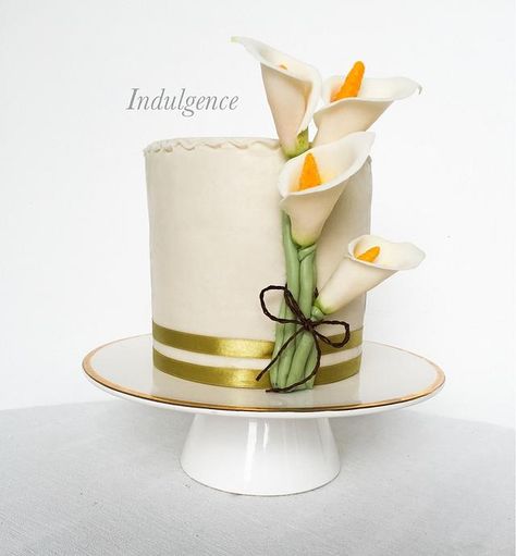 Easter Punch Recipes, Candle Cakes, Calla Lily Wedding Cake, Calla Lily Cake, White Fondant Cake, Lily Cake, Chocolate Lollies, 4 Cake, Fondant Flower Cake