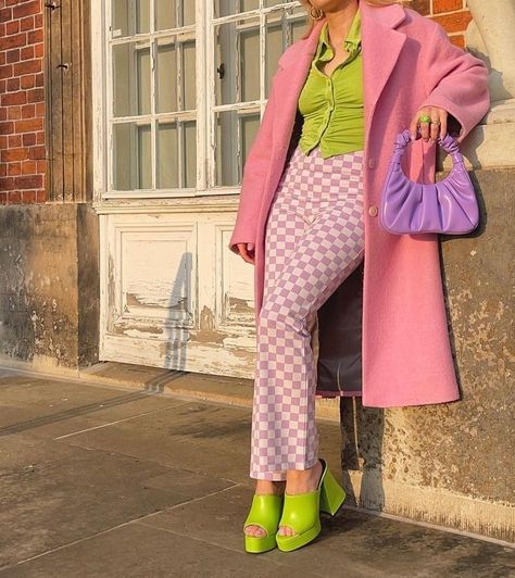 Groovy Y2k Outfits, Retro Pastel Outfit, Purple And Green Outfits For Women, Preppy Colorful Outfits, Eclectic Spring Outfits, Chic Colorful Outfits, Colorful Maximalist Outfit, Green 2000s Aesthetic, Funky Colorful Outfits