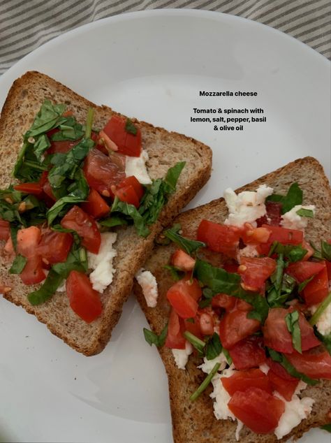 Tomato Mozzarella Breakfast, Tomato Mozzarella Toast, Healty Lunches, Tomato Toast, Mozzarella Tomato, Tomato Mozzarella, Cheese Toast, Diet Ideas, Cheese Dishes