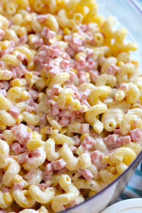 Creamy Ham Pasta Salad | 12 Tomatoes Creamy Ham Pasta Salad, Ham And Cheese Macaroni Salad, Greek Orange Cake, Pasta Salad With Ham, Ham Pasta Salad, Protein Salads, Deli Salads, Ham Leftovers, Creamy Pasta Salad