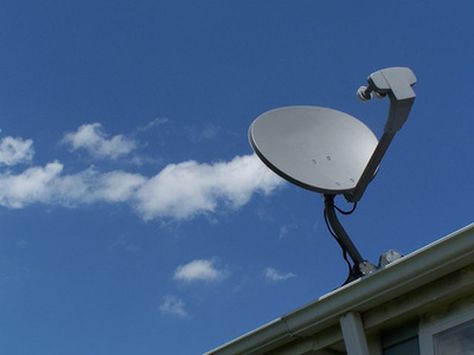 Increasing the range of wireless Internet provides convenience, productivity and potential monetary savings. Using an old satellite dish to fashion a DIY Wi-Fi antenna is an... Free Tv And Movies, Cell Phone Antenna, Best Router, Hdtv Antenna, Tv Antennas, Technology Hacks, Satellite Dish, Wifi Signal, Cool Electronics