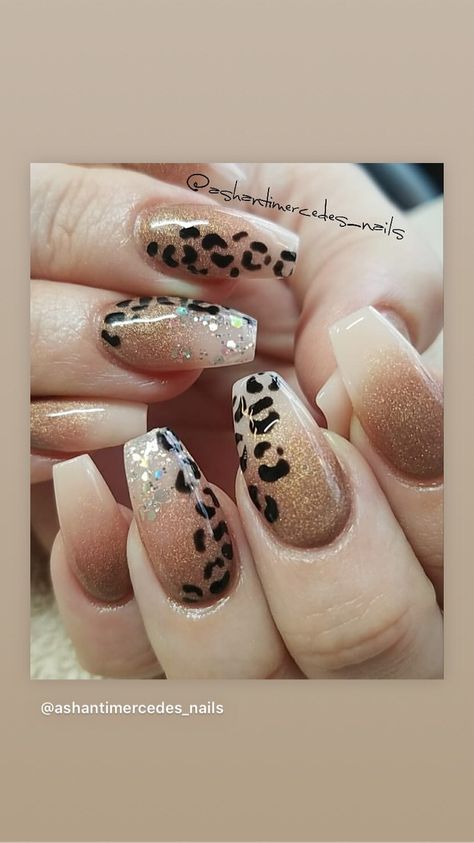 Leopard And Glitter Nails, Leopard Print Nails Black And Gold, Ombre Nails With Leopard Print, Leopard Print Halloween Nails, Rose Gold Cheetah Nails, Leopard Nail Designs Summer, Chrome Cheetah Print Nails, Cheetah Print Nails With Rhinestones, Fall Lepord Print Nails