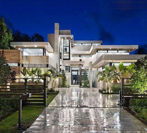 Contemporary Exterior Homes, Miami Mansion, Landscape Luxury, Mansion Designs, Contemporary Exterior, Home Architecture, Modern Mansion, Mansions Luxury, Mansions Homes