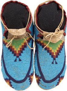 Cree Moccasins, Cree Beadwork, Native Healing, Blackfoot Indian, American Clothes, Native American Moccasins, Moccasins Boots, Steampunk Shoes, Quill Work