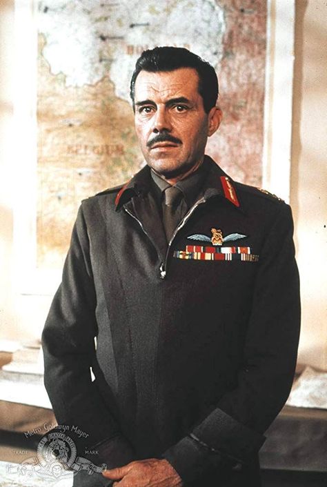 Dirk Bogarde, A Bridge Too Far, Art House Movies, Ku Art, Operation Market Garden, Richard Attenborough, Alec Guinness, Market Garden, Film Tv