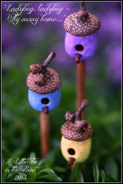 There are many ways to build fairy houses.  This craft is really fun to do with children as their imaginations are amazing.   I hope this page will inspire you to create your own fairy houses, enjoy! Fairy Garden Furniture, Acorn Crafts, Fairy Garden Crafts, Fairy Furniture, Faeries Gardens, Fairy Crafts, Fairy Garden Houses, Diy Fairy, Fairy Doors