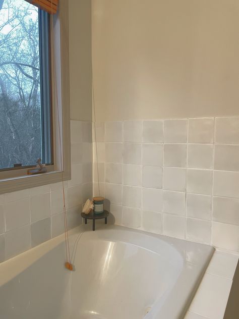 Painting my bathroom bathtub tile in a faux zellige stylle Painted Tile Tub Surround, Painting Tile Around Bathtub, Painted Tile Shower Wall, Painted Bathtub Tile, Painting Bathtub Tile, White Tile Bathroom Paint Ideas, Faux Zellige Tile, Diy Zellige Tile, Painting Tile Shower Wall