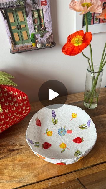 🍓CHELSEA ZEFERINA🍓 on Instagram: "#ad Earth Day is coming 🌎💙 and I’m finding ways to upcycle different items around my apartment and turn them into unique home decor!  I can’t believe I made this beautiful bowl just using egg cartons and supplies from my favorite place - @michaelsstores ! 🖌️🎨🐣  #Makeitwithmichaels #michaelsstores #diy #homedecor" Paper Mache Craft Ideas, Diy Egg Carton Crafts, Crafts With Egg Cartons, Papmache Ideas, Paper Mache Projects Ideas, Papier Mache Art Ideas, Paper Mache Ideas, Paper Mache Crafts For Kids, Tulsi Pot