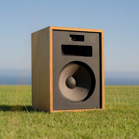 Affordable Vintage Speakers from the Golden Era of Hi-Fi | In Sheeps Clothing Kenwood Speakers, Klipsch Speakers, Altec Lansing, Vintage Speakers, Speaker Box Design, Best Speakers, Speaker Box, Hifi Speakers, Speaker Wire