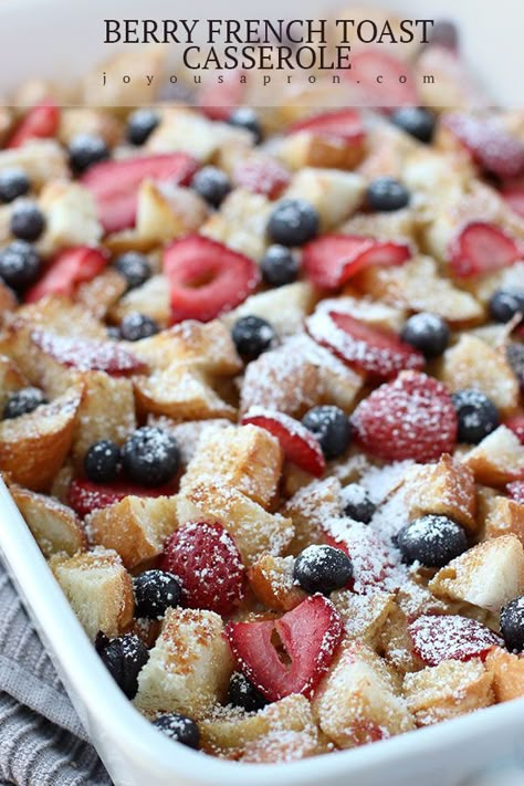 Berry French Toast Casserole Bake - an easy and yummy breakfast and brunch recipe, perfect for Easter  weekend! Make ahead the night before and pop it into the oven when you are ready to eat! A crowd pleaser and save well as leftovers! #breakfast #brunch #casserole #frenchtoast #Easter #EasterSunday #holiday #recipe #easyrecipe #joyousapron Berry French Toast Casserole, Berry French Toast, Easy Brunch Recipes, Easter Breakfast, Easter Brunch Food, Easy Brunch, French Toast Casserole, Think Food, Make Ahead Breakfast