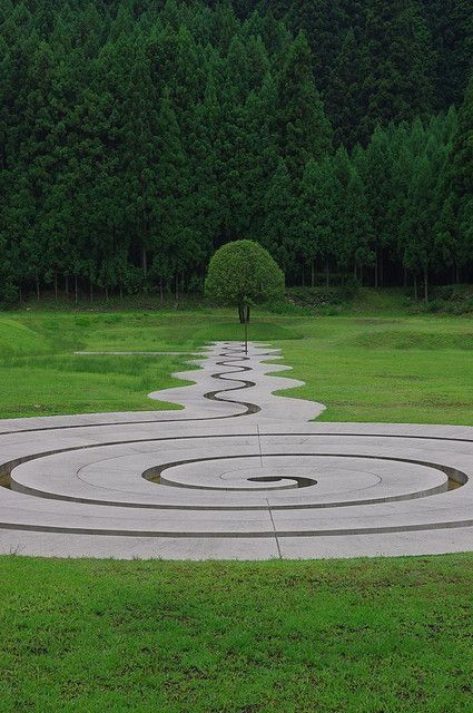 Modern Japanese Garden Landscapes, Modern Japanese Garden, Japanese Garden Landscape, Nara Japan, Japanese Gardens, Garden Spaces, Land Art, Zen Garden, Garden Paths