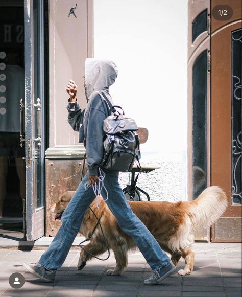 Dog Street Photography, Dog Walker Aesthetic, Dog Walk Outfit, Dog Editorial, Dog Walking Outfit, Animal Photoshoot, Dog Photoshoot, Chill Outfits, Photo Series