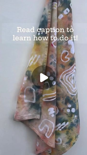 How To Make Batik Fabric, Draw On Fabric, Batik Dyeing, Rust Dyeing, Batik Diy, Batik Ideas, Rust Dye, Fabric Dyeing Techniques, Resist Dyeing