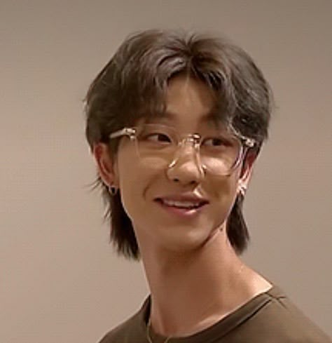 Asian Textured Fringe, Center Part Mullet Men, Center Part Mullet, Curtain Mullet, Short Asian Hair, Middle Part Mullet, Mullet Hairstyle Men, Wavy Mullet, Korean Haircut Men